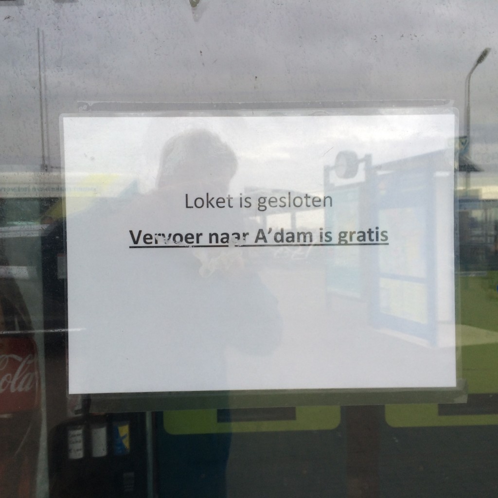 Men mocht maandag gratis op en neer reizen tussen IJmuiden en Amsterdam. De FFF is nu definitief verleden tijd.