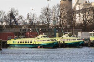 De boten van Connexion liggen nu eenzaam in een haven in Velsen-Noord. Foto: RTV Seaport/Ron Pichel 