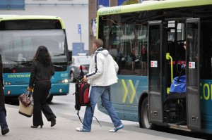 Buspassagiers bij Haarlem Station. Foto: Flickr.com/Alexander 53 