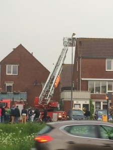 De brandweer rukte uit met een ladderwagen. Foto @miensie via http://www.rtvseaport.nl/nieuwstip. 