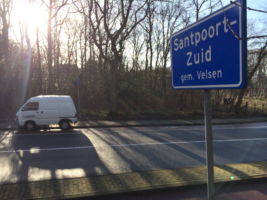 Tuinhuisje afgebrand in Santpoort-Zuid, N208 dicht