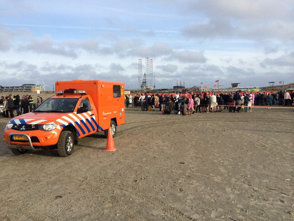 Succesvolle nieuwjaarsduik IJmuiden