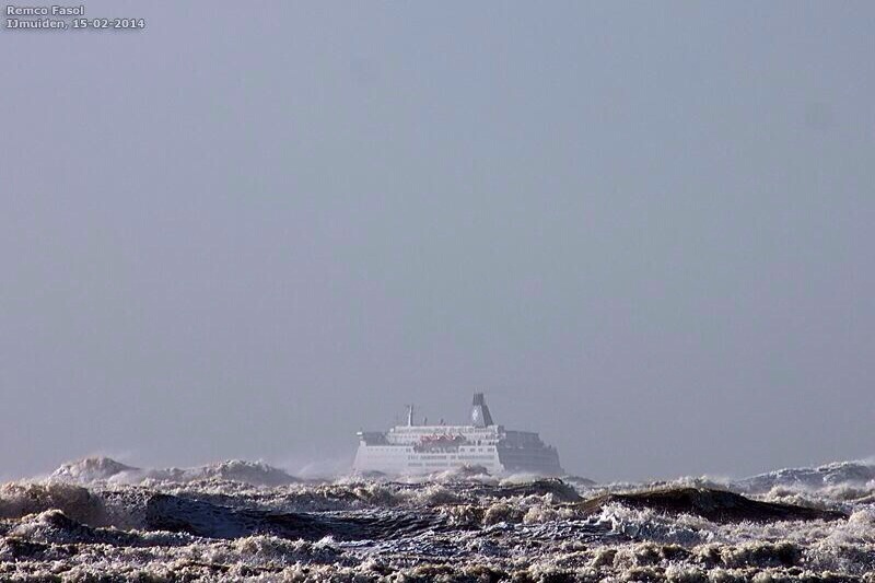 Update: DFDS-Ferry terug in haven na flinke storm