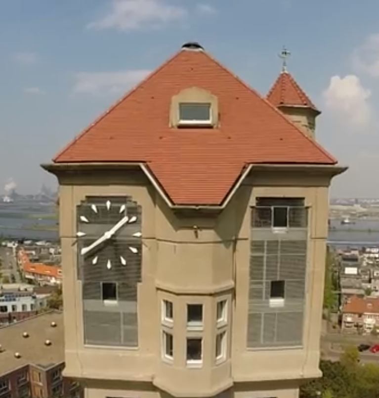 Zo zag u de IJmuidense watertoren nog nooit