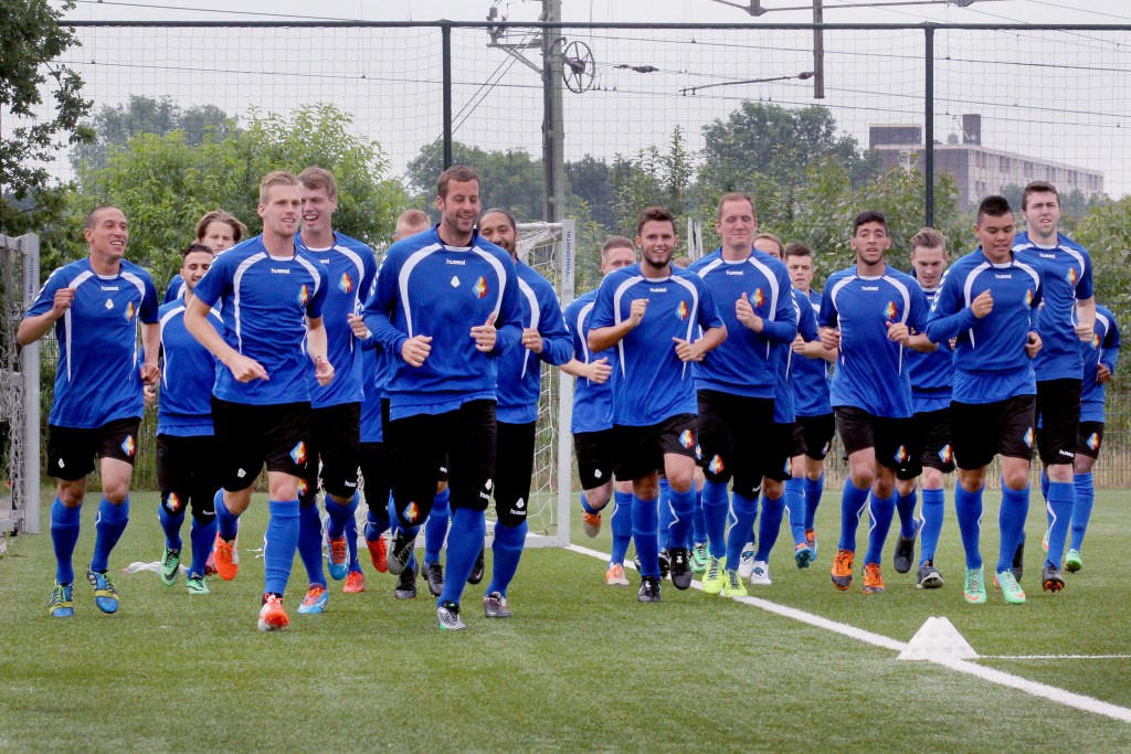 Michel Vonk leidt eerste training Telstar