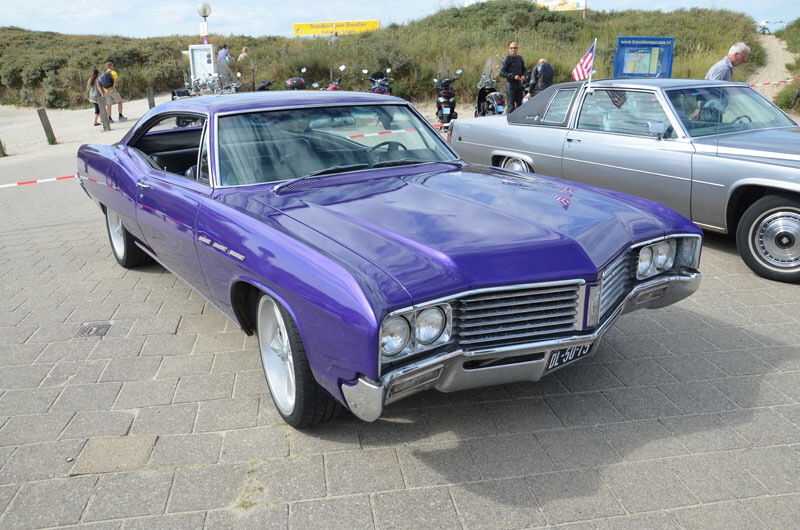 Oldtimers op Kennemerboulevard
