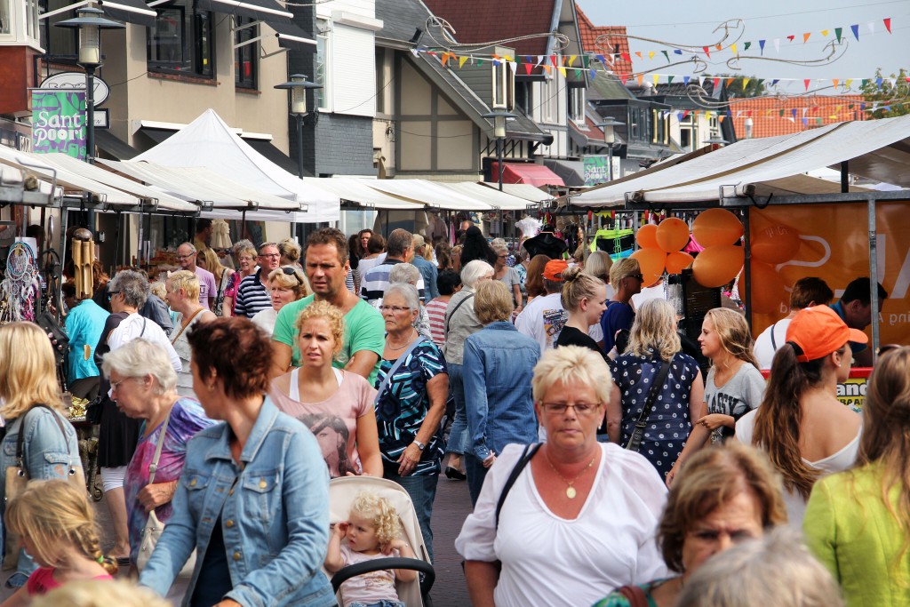 Jaarmarkt Dorpsfeest Santpoort druk bezocht