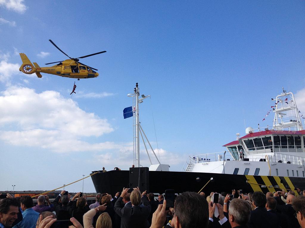 Ellen ten Damme doopt loodsboot