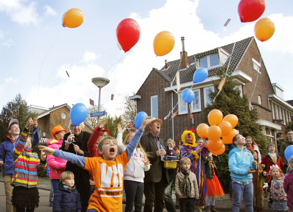In beeld: Velsen viert Koningsdag