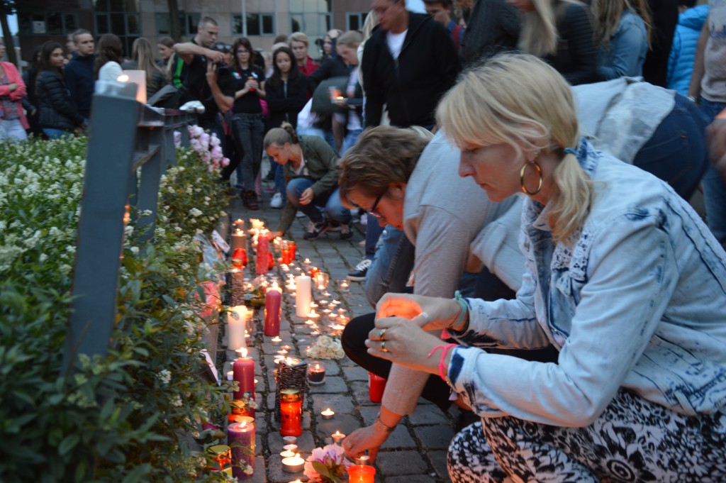 Bloemen gestolen bij gedenkplek Ian