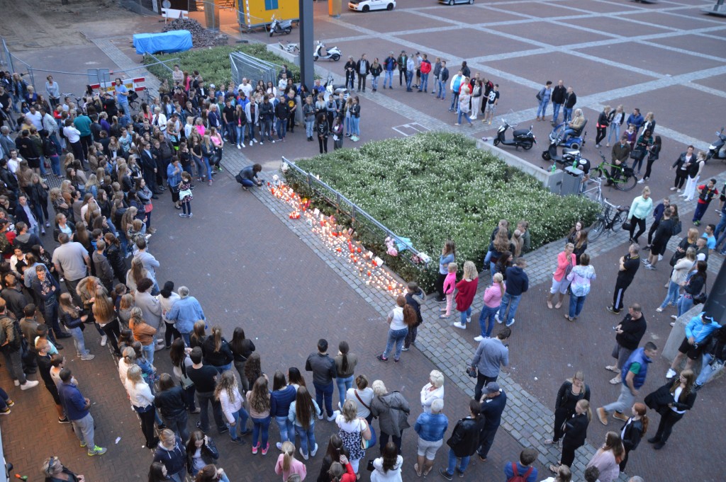 IJmuiden rouwt na dood Ian (17)