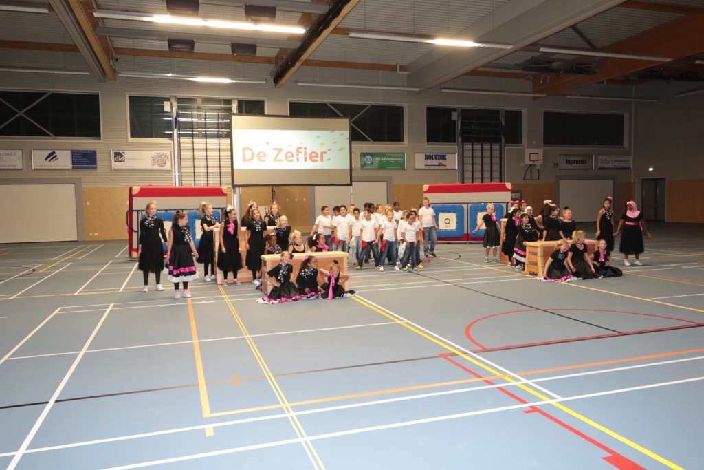In beeld: opening ‘De Ring’ in Zeewijk