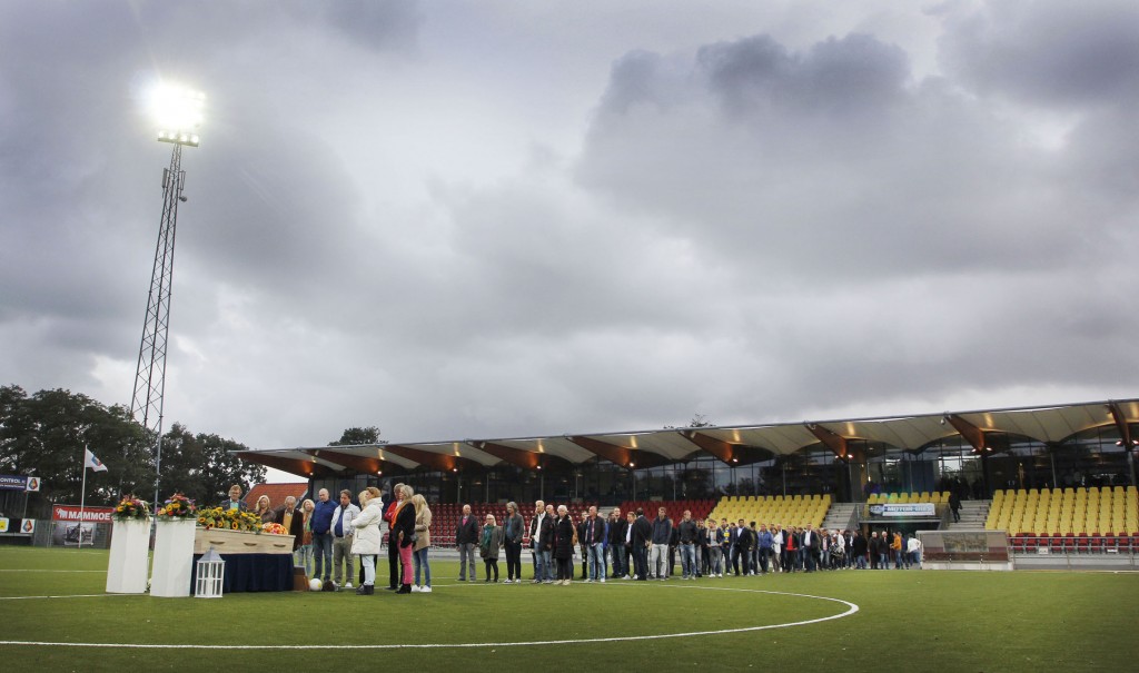 Afscheid Han de Haan op middenstip Telstar Stadion