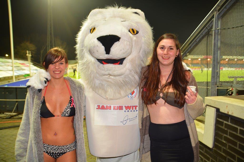 Bikinibabe’s bij Telstar