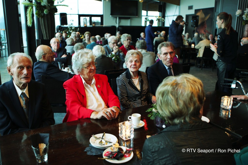 Velsen ontvangt diamanten echtparen