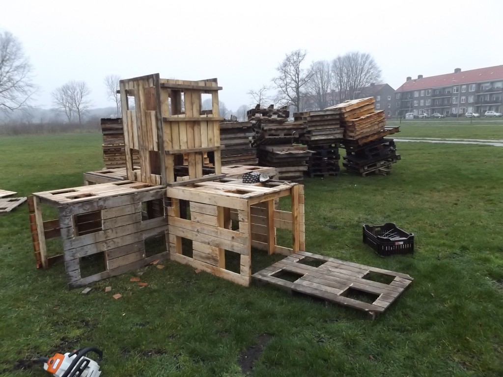 Voorbereiding kerstboomverbranding
