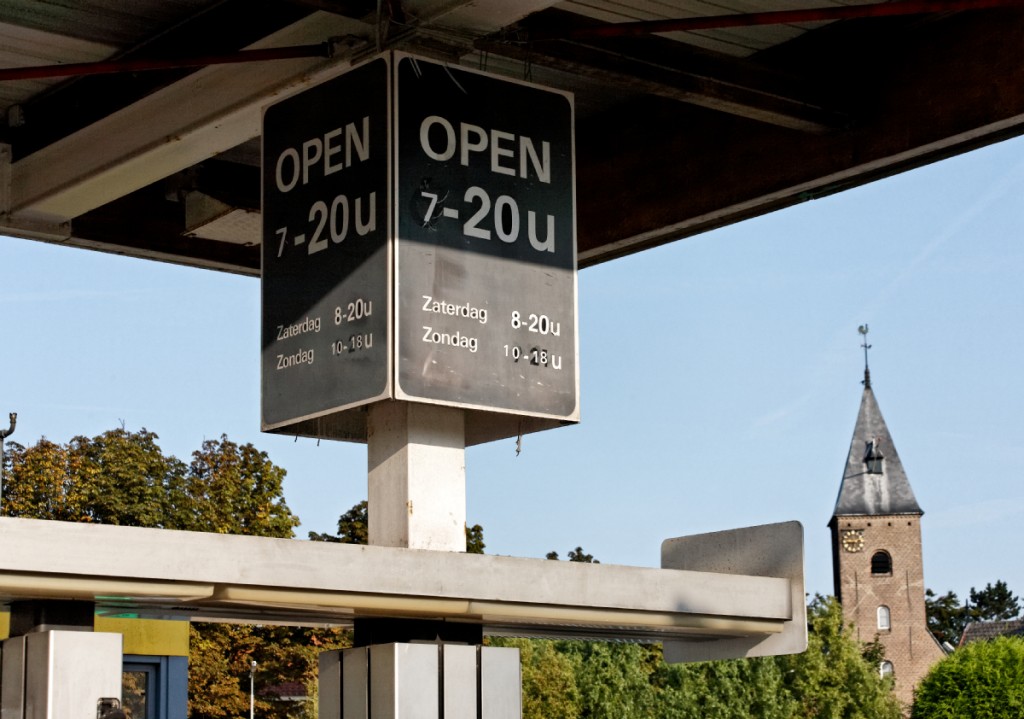 Veel tankstations in overtreding