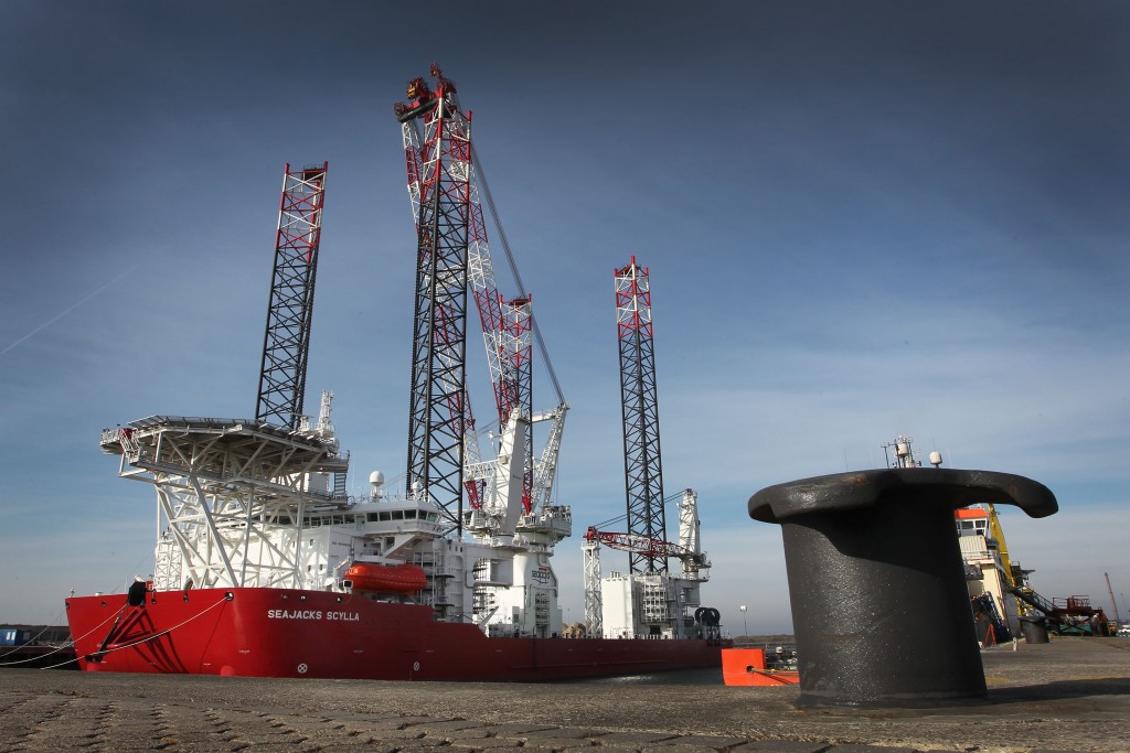 Grootste hefeiland in IJmuiden