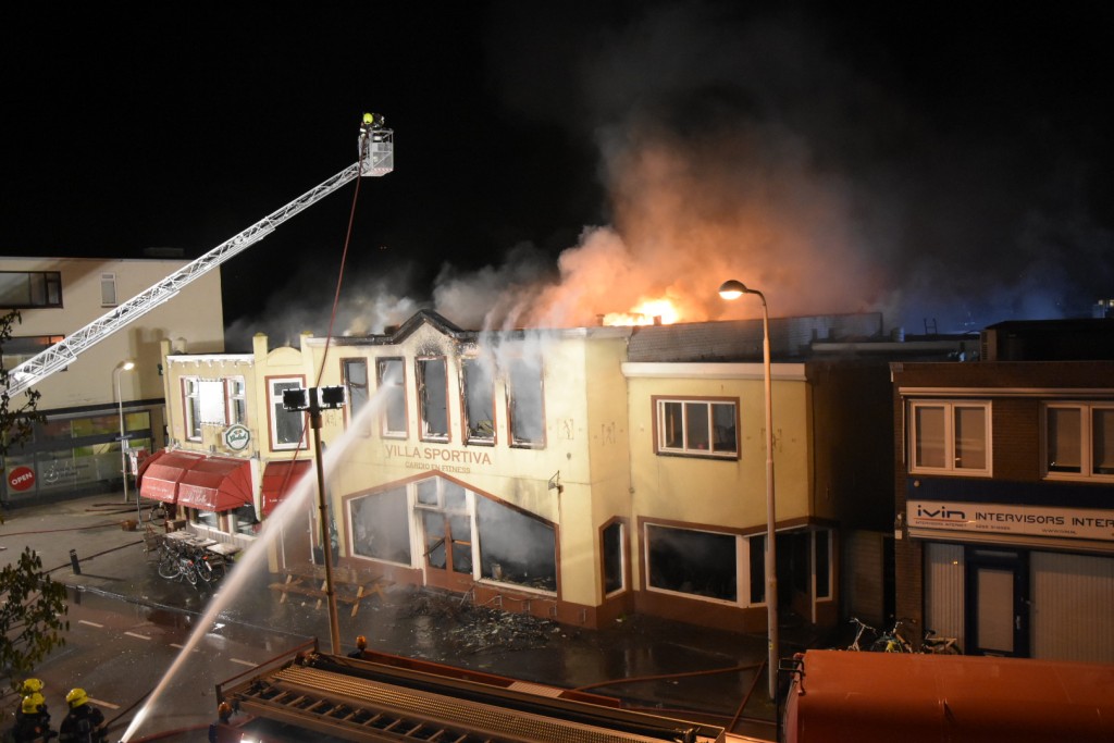 Zeer grote brand bij Café La Belle