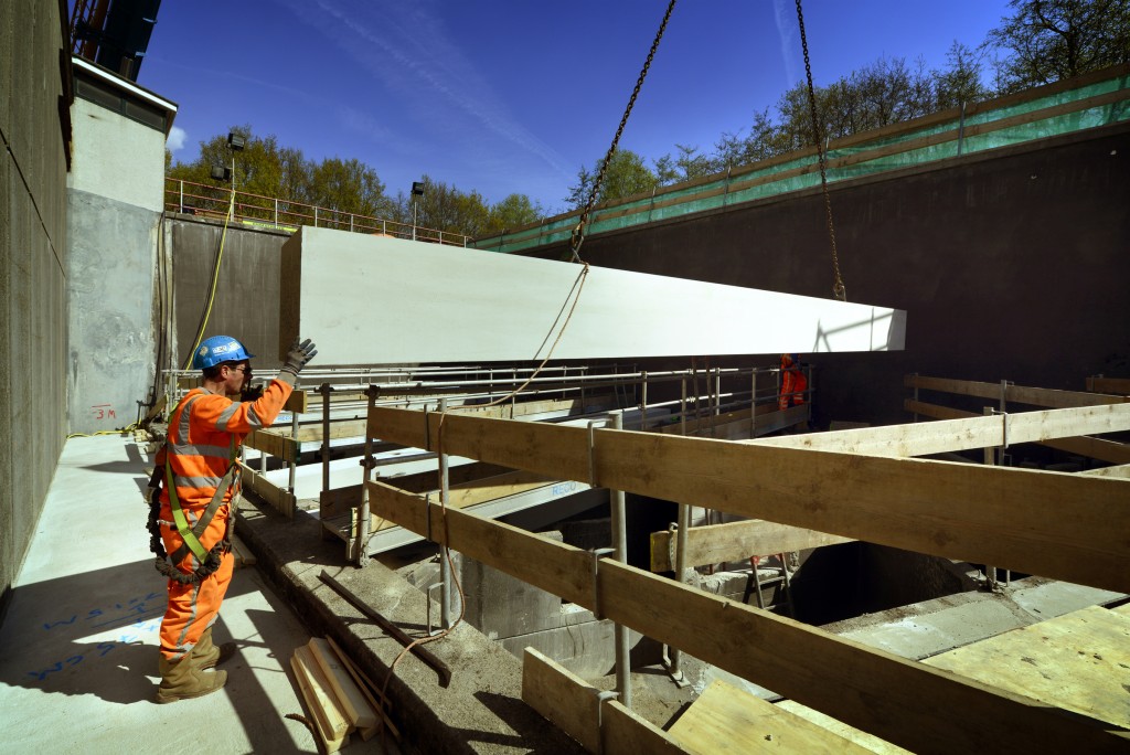 Nieuwe lichtrooster Velsertunnel
