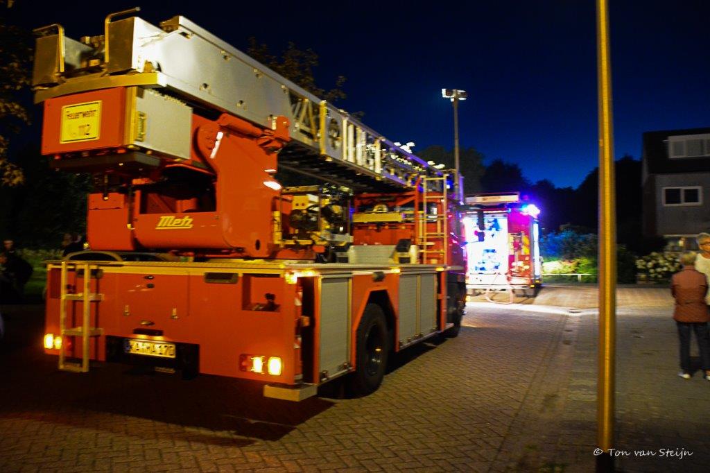 Bewoner poogt brand zelf te blussen