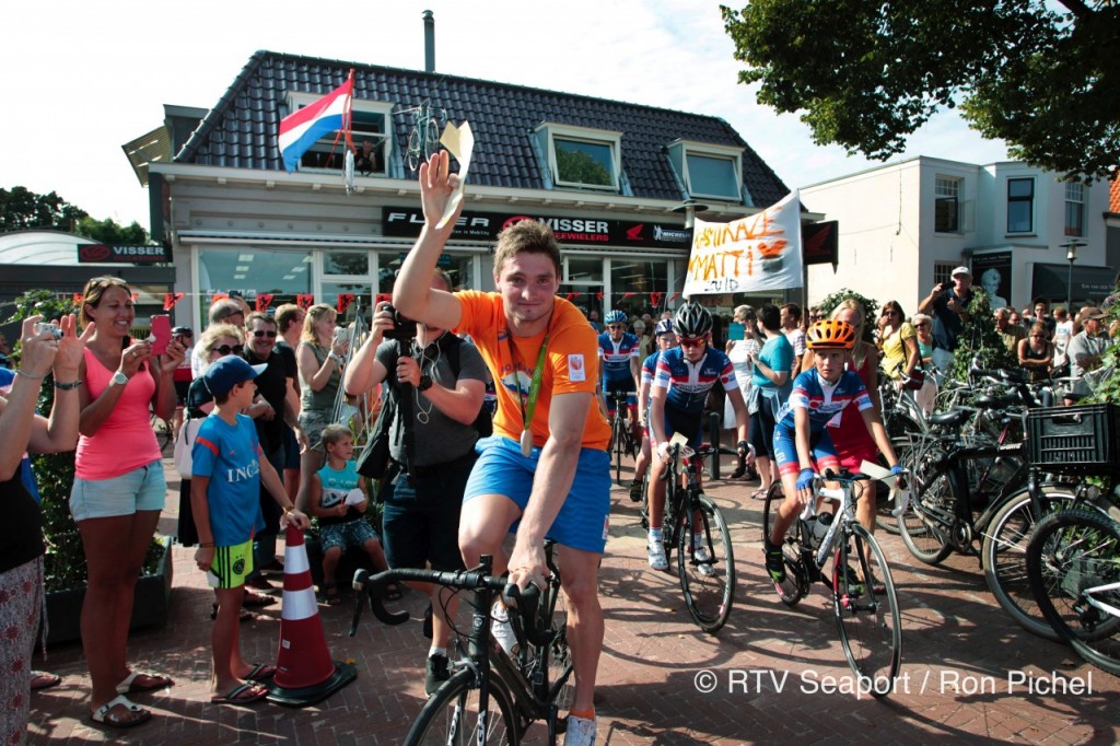 Matthijs Büchli Sporticoon van Velsen.