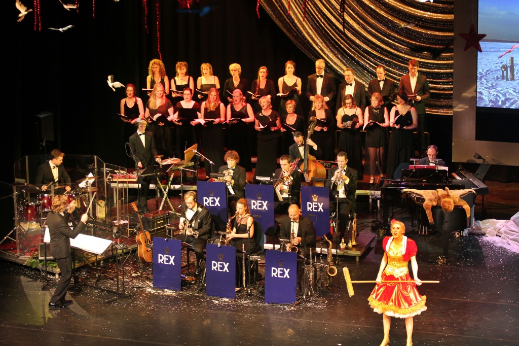 Over cabaret, Orkater en Kerstshow