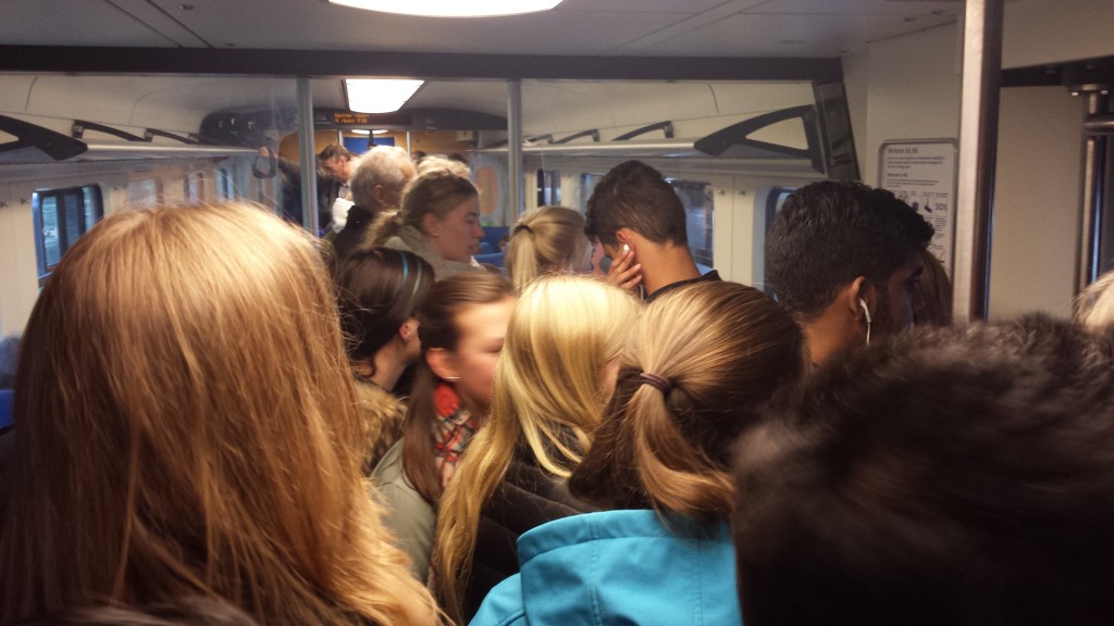 Gevaarlijke situatie in bomvolle trein