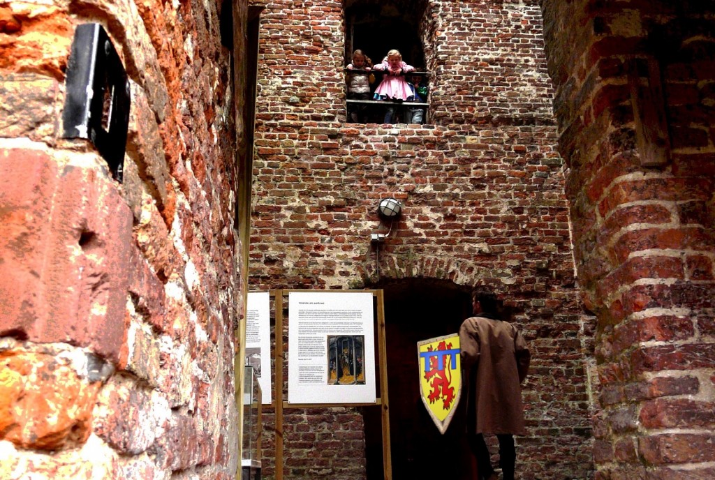 Archeologiedagen in Ruïne van Brederode