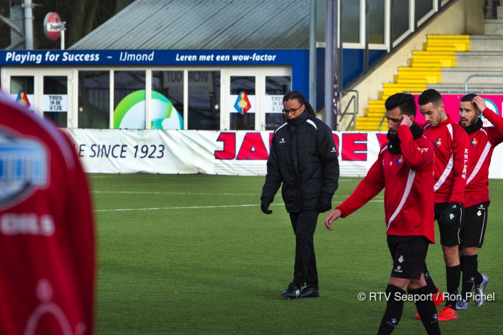 Edgar Davids assistent van trainer Andries Jonker bij Telstar.