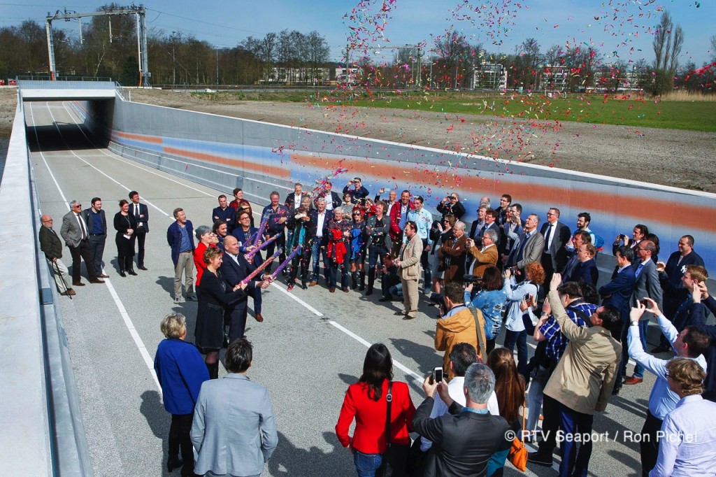 (update) Busbaan HOV officieel geopend video