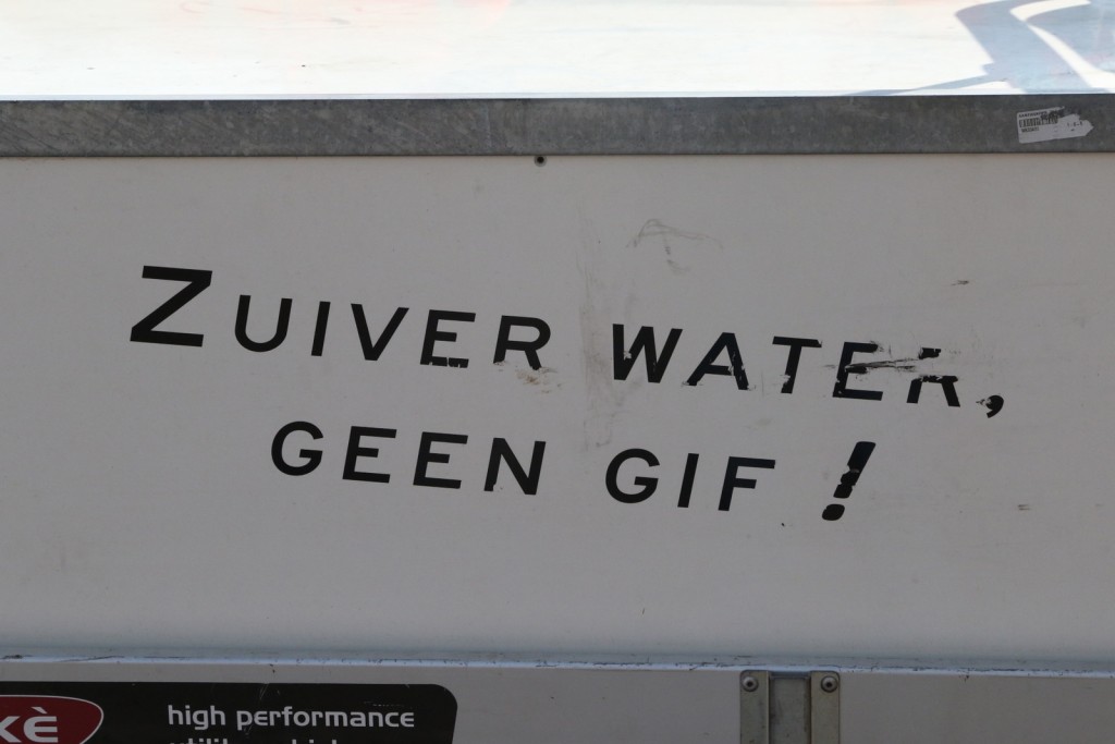 Velsen gaat gifvrij onkruid te lijf