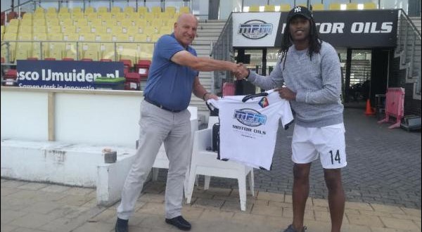Telstar contracteert international