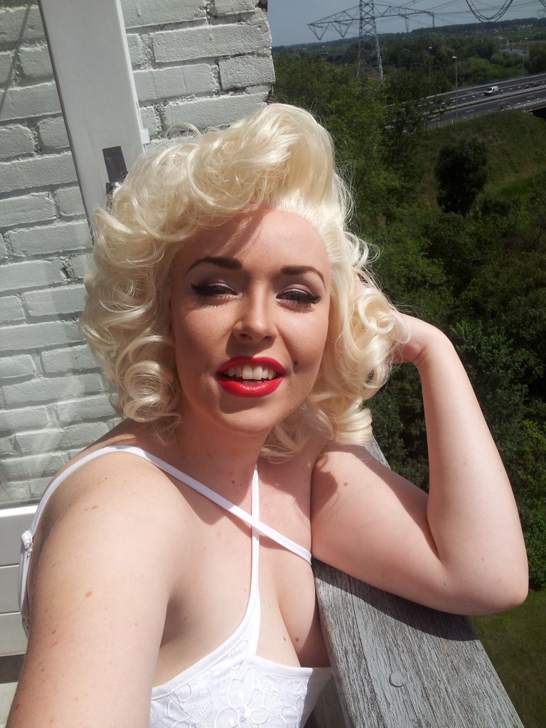 Look-a-like Marilyn Monroe te gast bij RTV Seaport