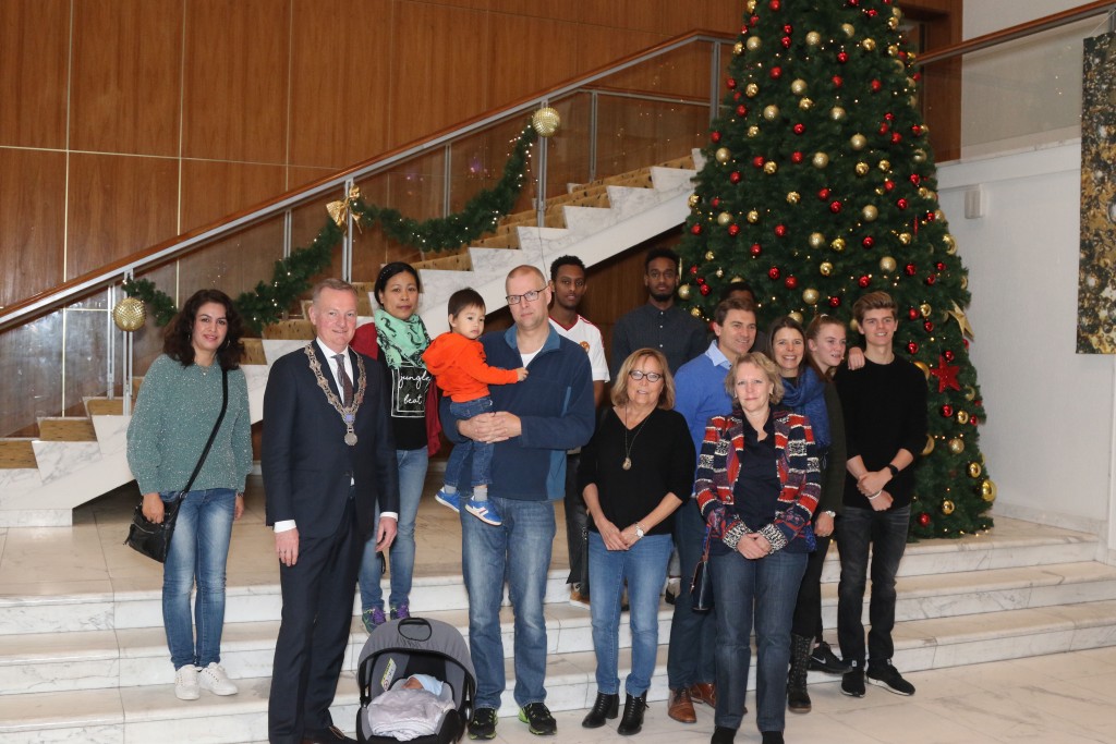 Tien nieuwe Nederlanders in Velsen