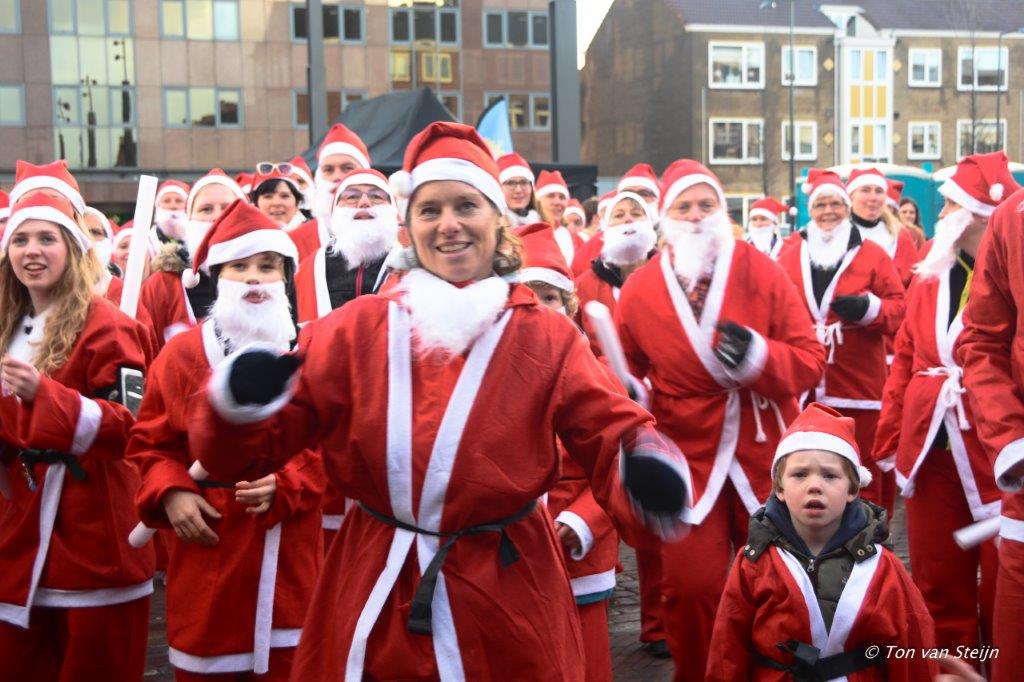 Santa Kids Games op plein 1945