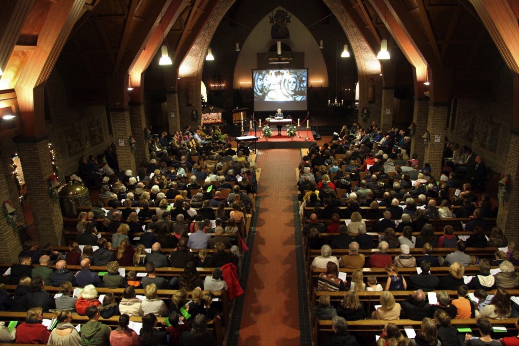 Veel belangstelling voor gezinskerstviering in Naaldkerk