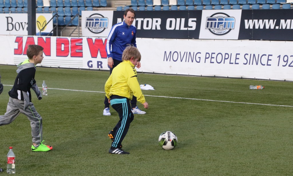 Voetbalclinic voor ‘Het Vergeten Kind’