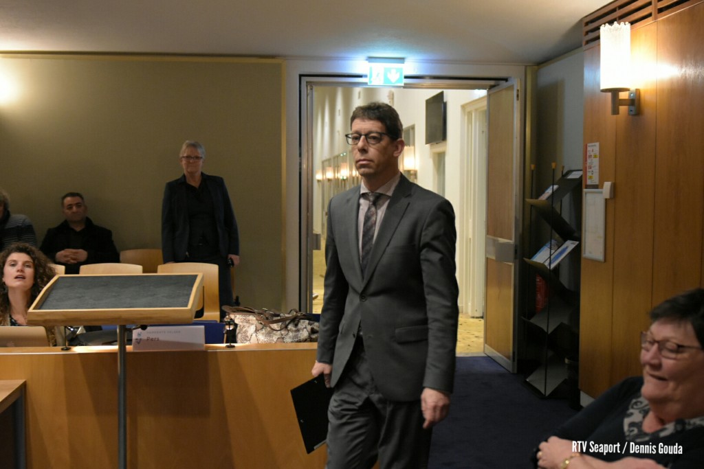 Wethouder houdt eer aan zichzelf