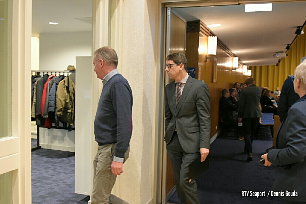 Doek valt voor wethouder door schouwburg