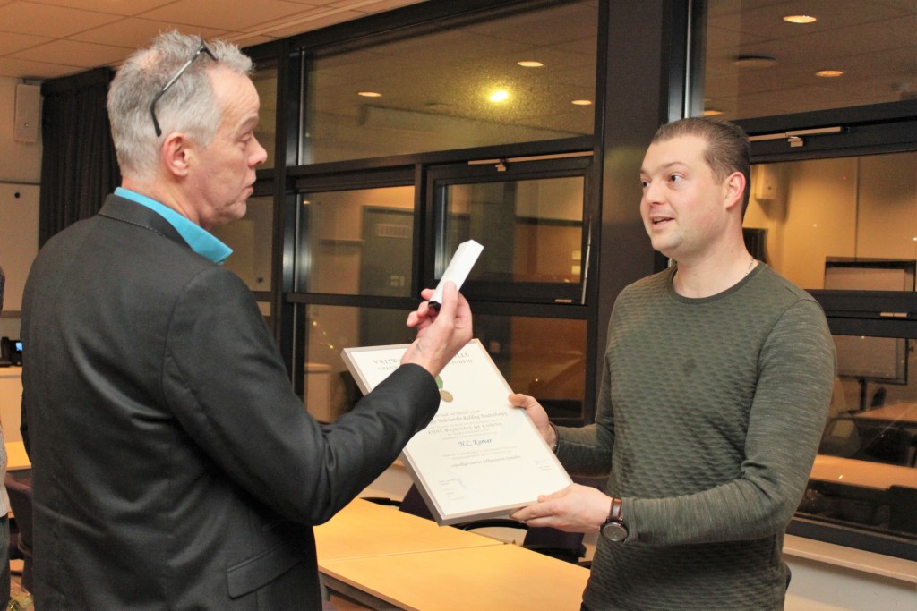 Vrijwilligers reddingstation IJmuiden van de KNRM onderscheiden