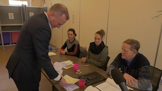 TV-Reportages uit nog drie stemlokalen