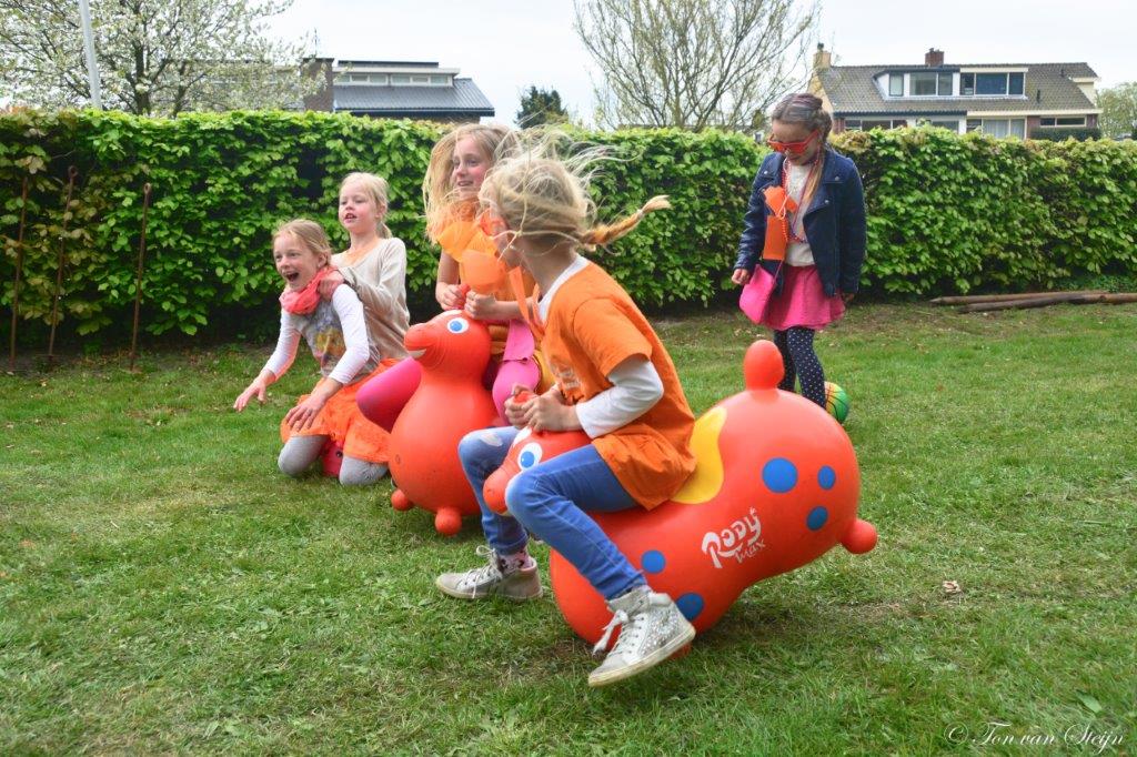 Foto’s en video’s Koningsdag in Velsen