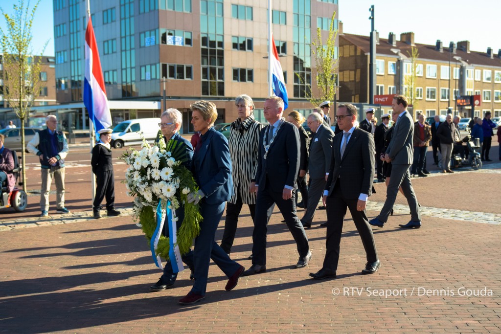 Stemmige dodenherdenking in Velsen