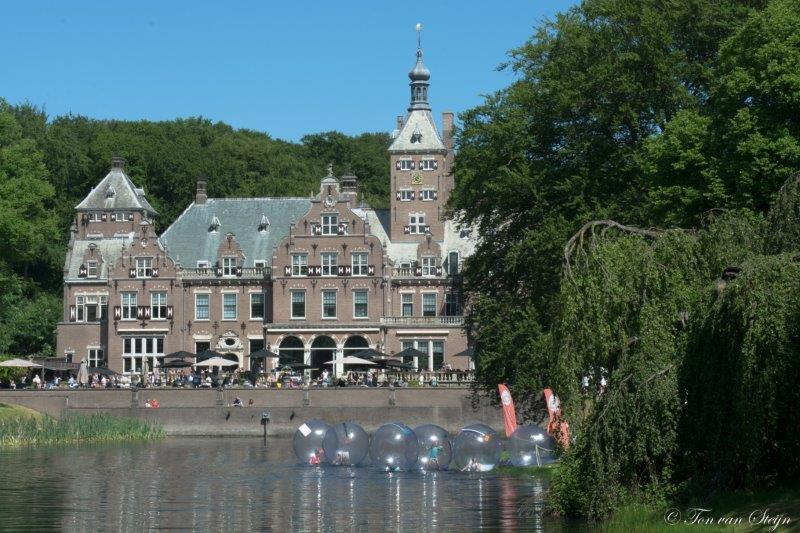 Drukke Pinkstermarkt op Duin & Kruidberg