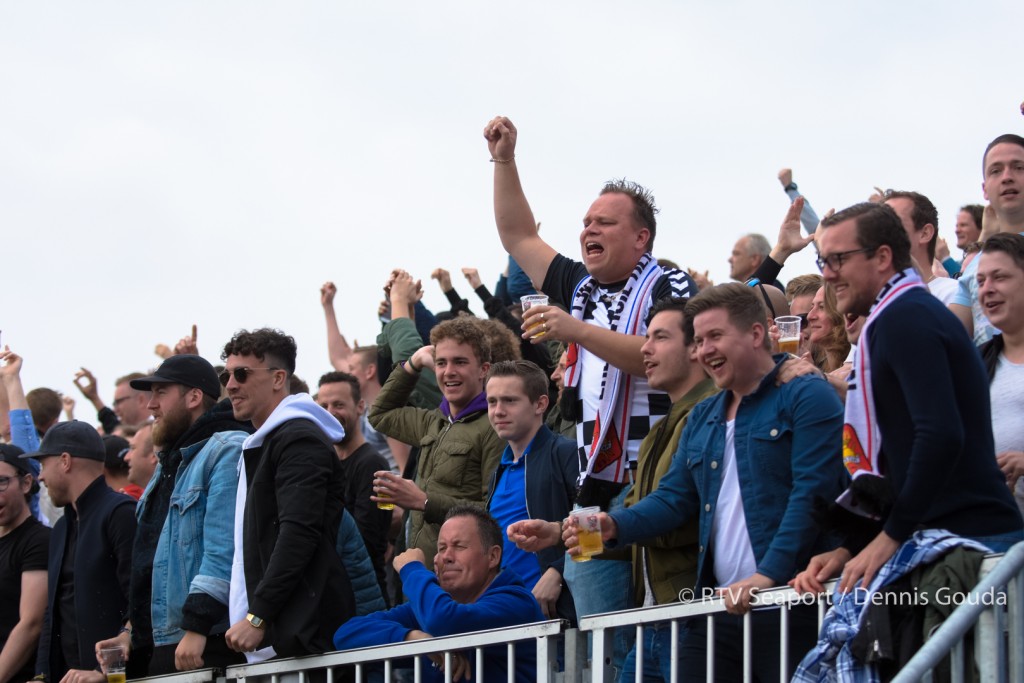 Telstar loot Ajax voor de beker