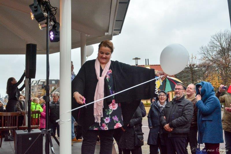 Muziektent in Santpoort geopend