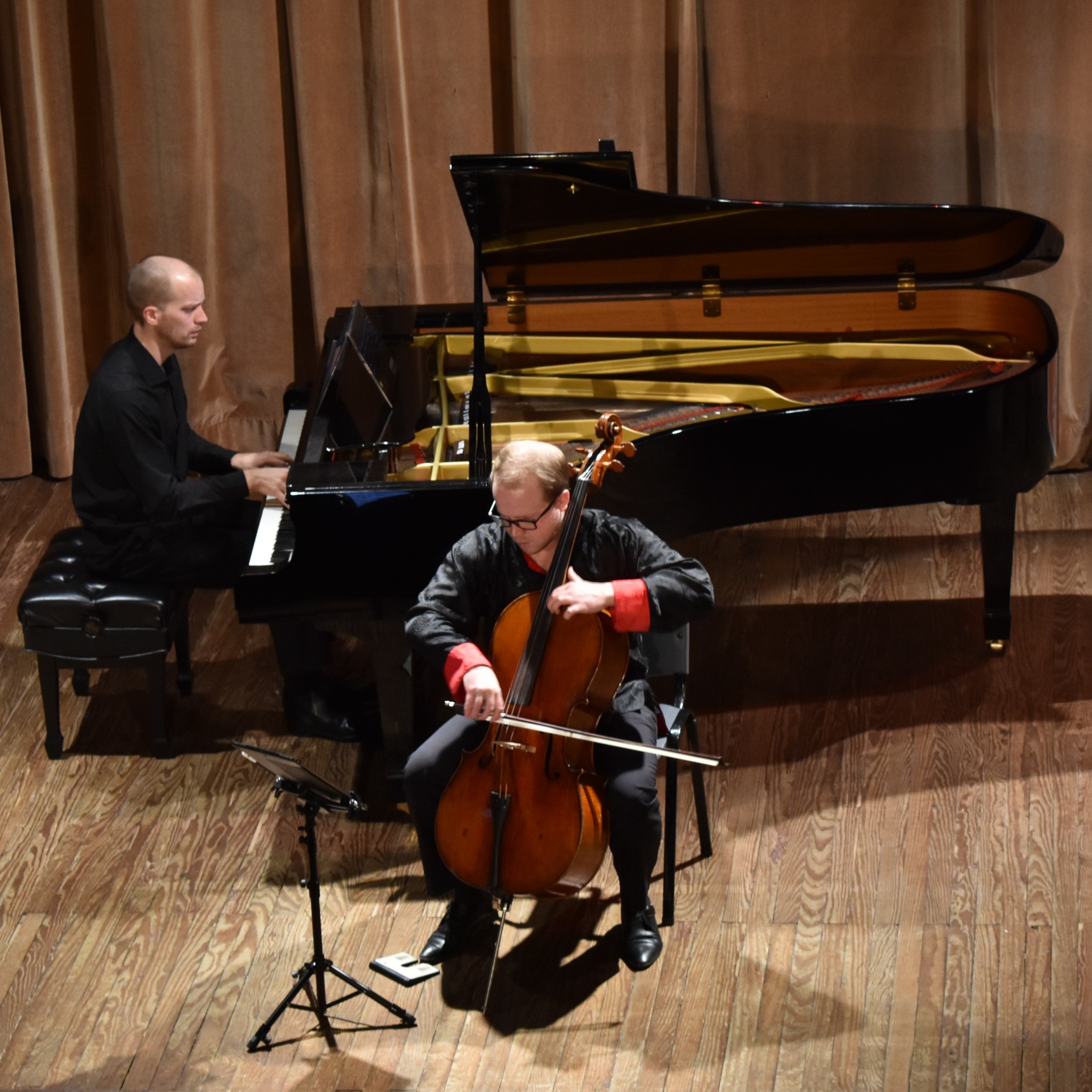 Russische muziekverhalen voor piano en cello
