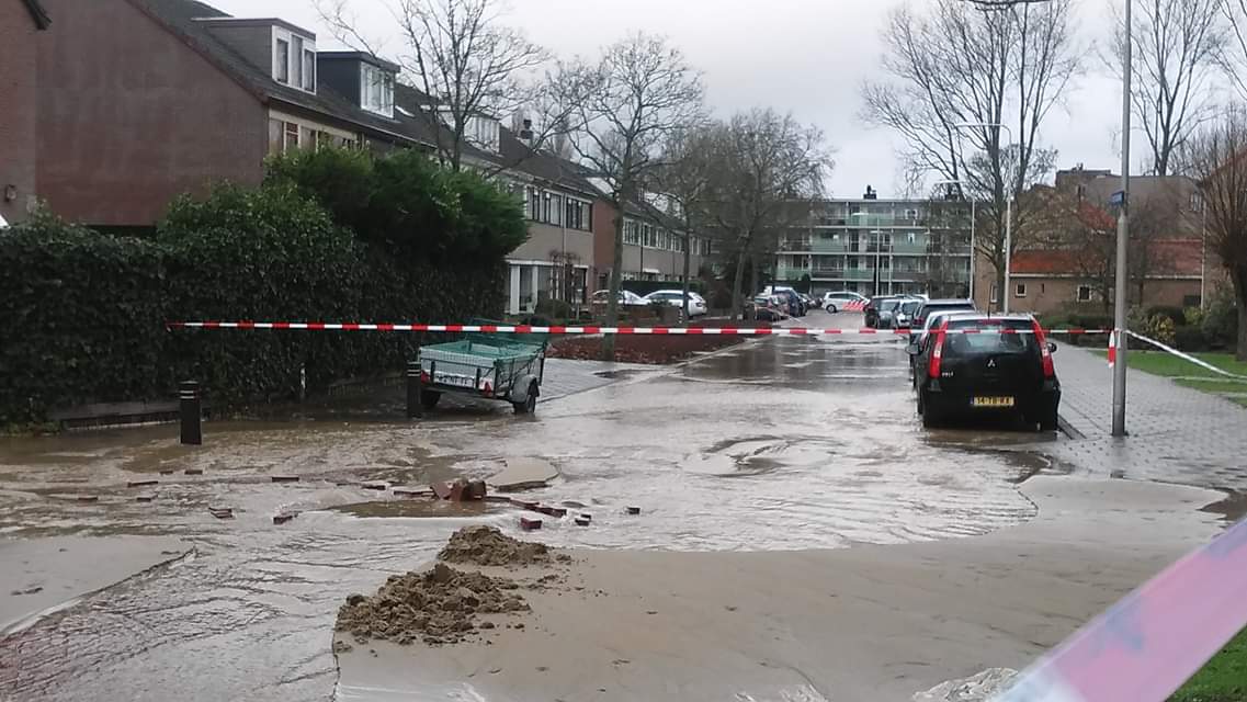 Waterleidingbreuk in Velsen-Zuid