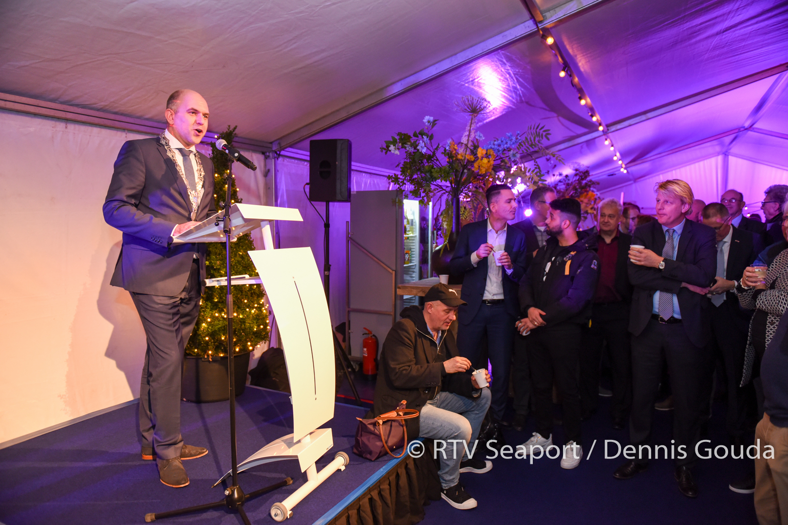 Nieuwjaarsreceptie in tent druk bezocht